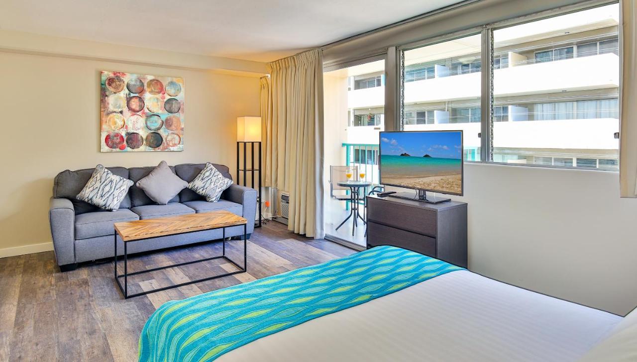 View With Pool Access In Aloha Surf! *