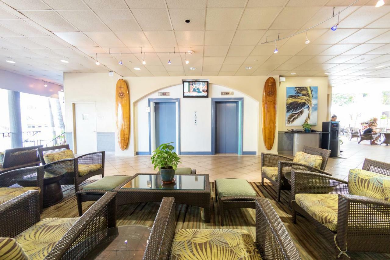 Apartment View With Pool Access In Aloha Surf!